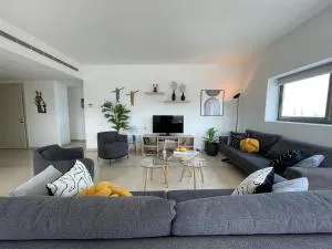 2 Bedroom Apartment AYA tower Mar Mikhael - Beirut - Nahr al Mawt