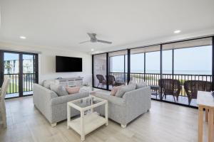 Sundial A201- Gorgeous Beachfront Condo at Sundial