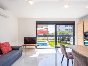 Apartment Sunny Pool by Interhome