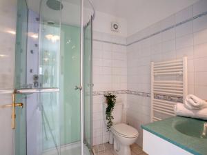 Maisons de vacances Holiday Home La Bruyere by Interhome : photos des chambres