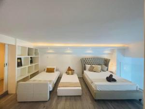 1205 Spacious Loft Type Unit