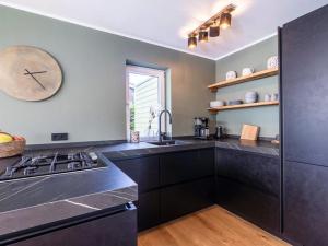 Holiday Home 6 pers- Veenhuis Comfort Plus by Interhome