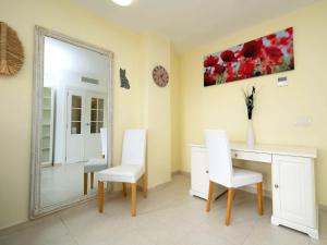 Apartment Apolo XIX by Interhome