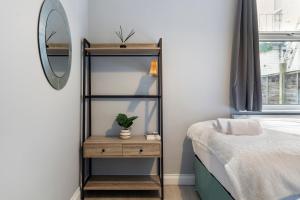 Bright & Spacious London Flat - Sleeps 9