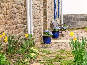 Maisons de vacances Holiday Home Maison de Kerguen by Interhome : photos des chambres