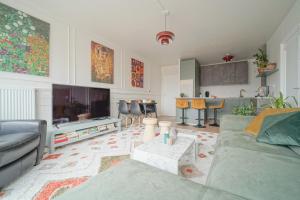 Appartements Modern, parking, downtown, 20 minutes from Paris : photos des chambres