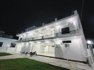 ANAND BHAWAN i - Shivāpur