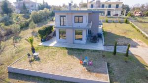 F & B Villa Collection - Neoi Epivates - 4hvězdičkové hotely ve městě Néoi Epivátai