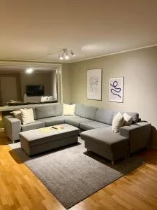 Modern apartment in downtown Arendal with parking - Eydehamn