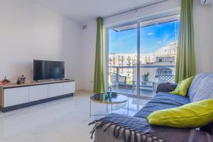 Spacious Brand New Apartment 3 Bdr 2 Bth H