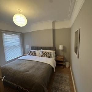 Kirkland Avenue - Ubytování bez kategorie ve městě Birkenhead