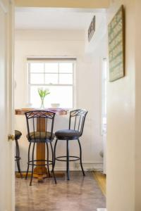 Bos Rusty Western Central Home with Hot Tub and Sauna