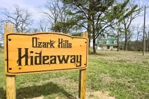 Ozark Hills Hideaway - Roach