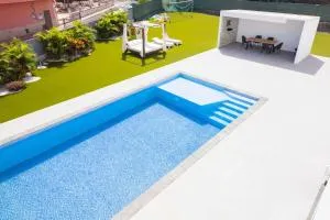 Independent villa with an immense heated pool! - Oroteanda Baja