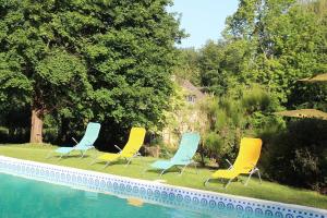 Les Bambous, avec piscine, tennis et lac privatif