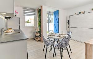 ICÉO, Les pieds dans leau