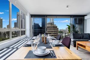 Surfers Paradise City Views