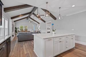 4 Bedroom , Blue Starfish,Fenced Yard, Florida Cottage