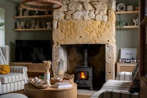 Broadway Scandi Chic Authentic Cottage