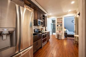 Charming 2-bedroom house in awesome Houston with AC, WiFi