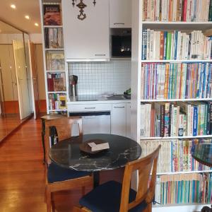 Beau studio avec piscine et terrasse à Crans Montana