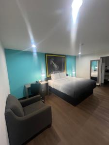 King Room - Non-Smoking room in Howard Johnson by Wyndham Wichita Falls
