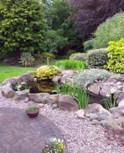 Robins Perch, Bramhall