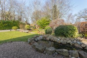 Robins Perch, Bramhall