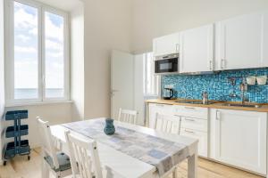 The Window On The Sea - Amazing Penthouse on the Beach