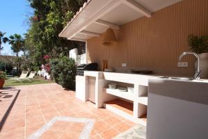 Beachside villa with private pool in Marbella