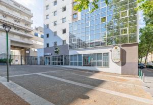 Hotels B&B HOTEL Lyon Centre Monplaisir : photos des chambres