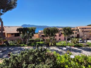 Appartements Residence avec piscine, vue mer, tennis, parc pour enfants : photos des chambres