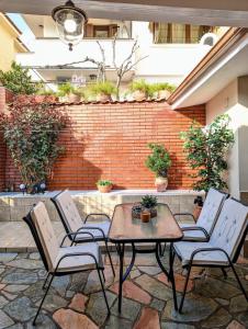 Under Castle Walls cottage