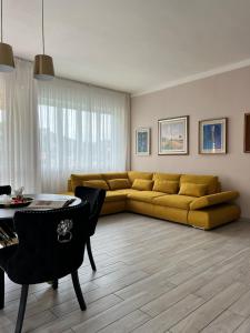 Apartment mit 2 Schlafzimmern und Poolblick