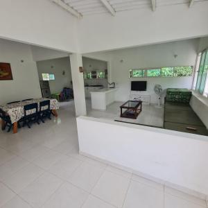 VILLETA, CASA CAMPESTRE CERCA DE PAYANDE