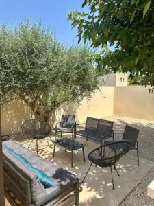 Maisons de vacances The little house on the Isle air-conditioned house with swimming pool and : photos des chambres