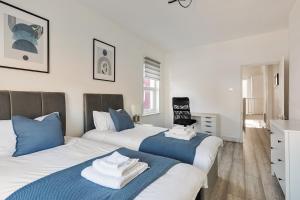 Modern 4 Bedroom House In Woodgreen