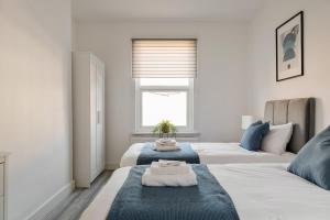 Modern 4 Bedroom House In Woodgreen