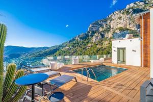Villas Villa de luxe avec vue panoramique sur la mer et Monaco : Villa