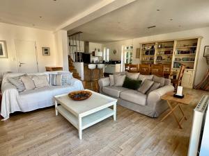 Maisons de vacances La Maison Rose at Lyvet Port is a beautiful Pet Friendly Riverside Gite close to Dinan Sleeps 6 : photos des chambres