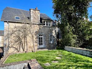 La Maison Rose at Lyvet Port is a beautiful Pet Friendly Riverside Gite close to Dinan Sleeps 6