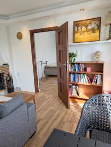 Luxury Villa with Beautiful Garden & Easy City Access