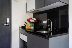 Patong city-center pool cozy condo