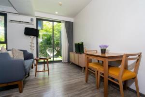 Patong city-center pool cozy condo