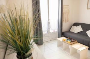 Appartements Charmante Maison de village Clim et Wifi : photos des chambres