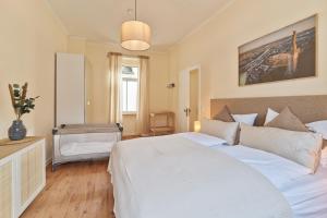 MARX - Geräumige Ferienwohnung im Zentrum von Trier - bis 6 Personen, 2 Schlafzimmer, WLAN & Waschmaschine