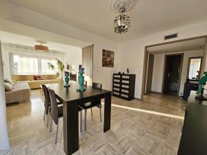 Superbe 2 pièces 70m parking privé climatisation