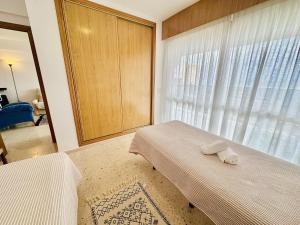 T1094 - Cornelia - 2004 Finestrat