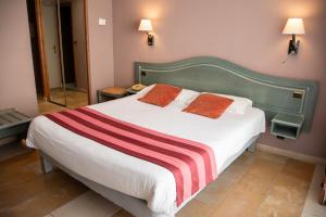 Hotels Logis Le Saint Nicolas : photos des chambres