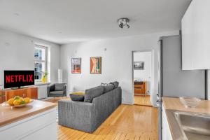 The Best Area w Free Parking Garage, 200m tram and bus